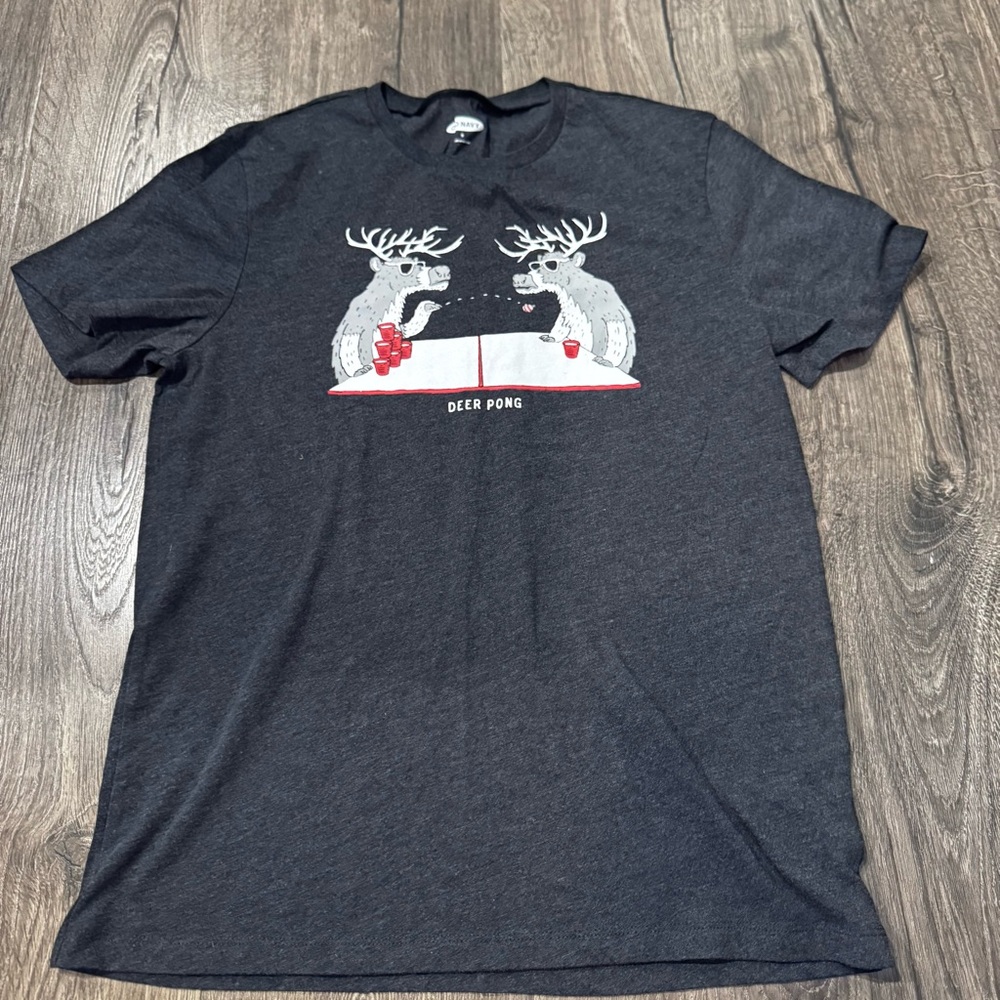 Old Navy Deer Pong Graphic T-Shirt size small women